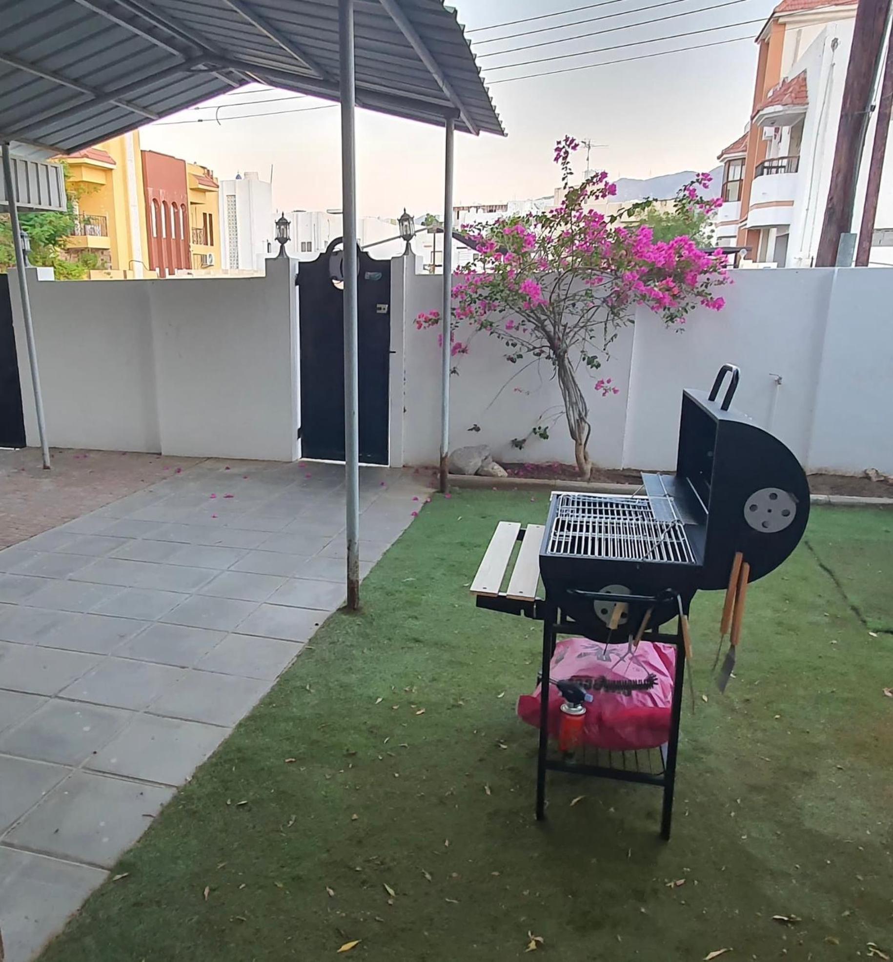 Legacy Hostel Muskat Bagian luar foto